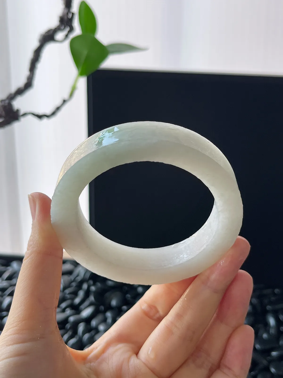 翡翠镯饼，⭕️正圈最大做56，圆条最大做52；最小做55