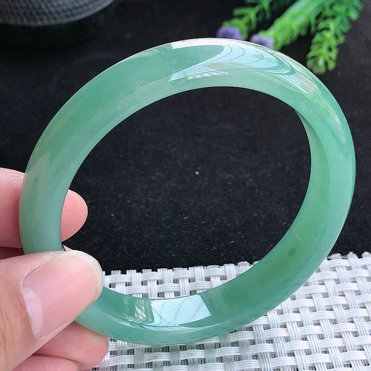 自然光59/12.1/7.8老坑冰胶水灵满色油绿手镯翡翠玉镯百搭