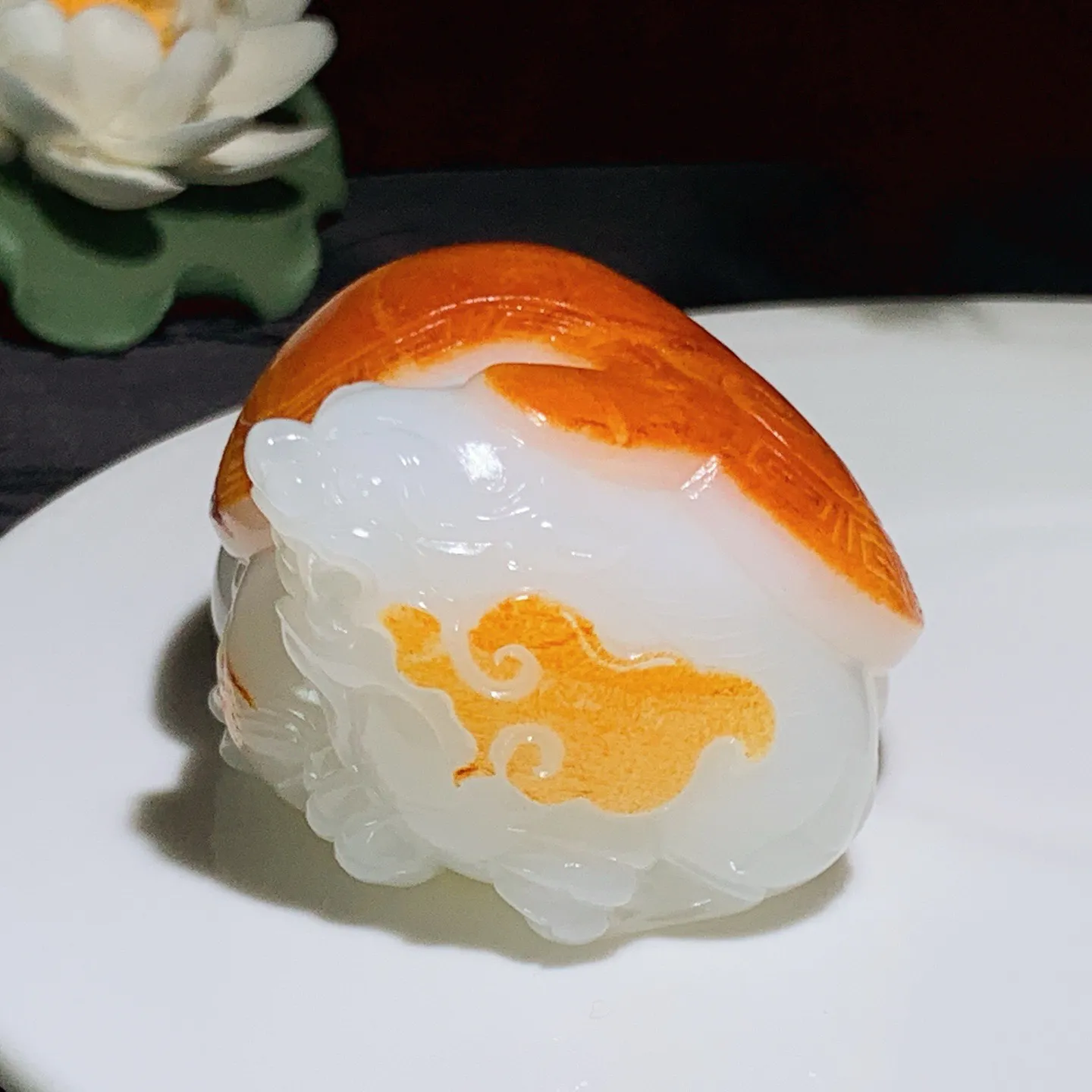 和田玉山料富贵长寿龙龟挂件。尺寸71/51/35重214克 玉质细腻油润 底色纯净 脂粉好，品质好！lt250809