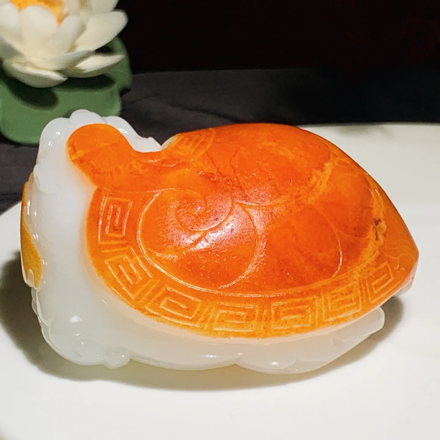 和田玉山料富贵长寿龙龟挂件。尺寸71/51/35重214克 玉质细腻油润 底色纯净 脂粉好，品质好！lt250809