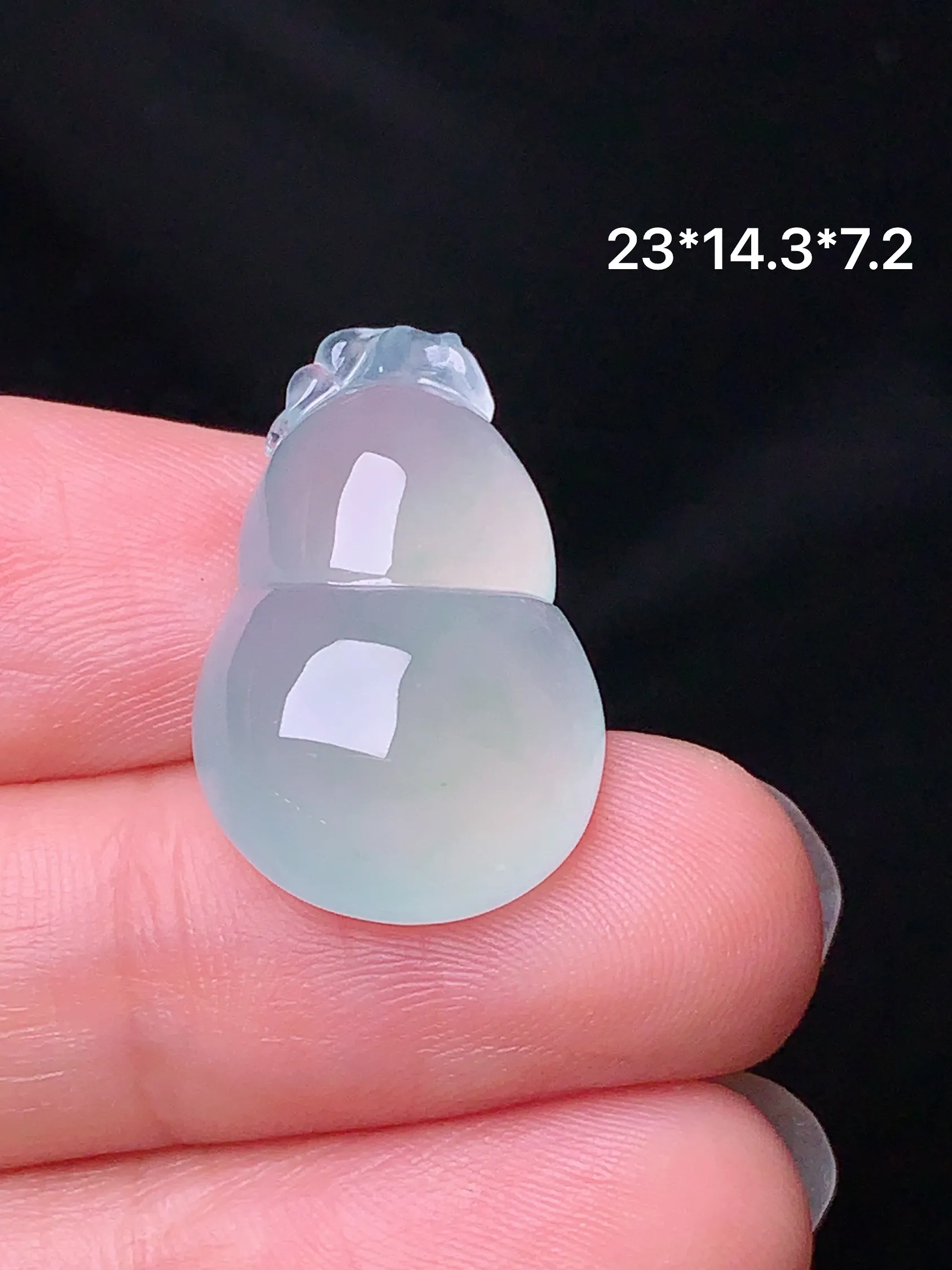 冰种葫芦吊坠 玉质细腻 色泽艳丽清新 整体尺寸23*14.3*7.2