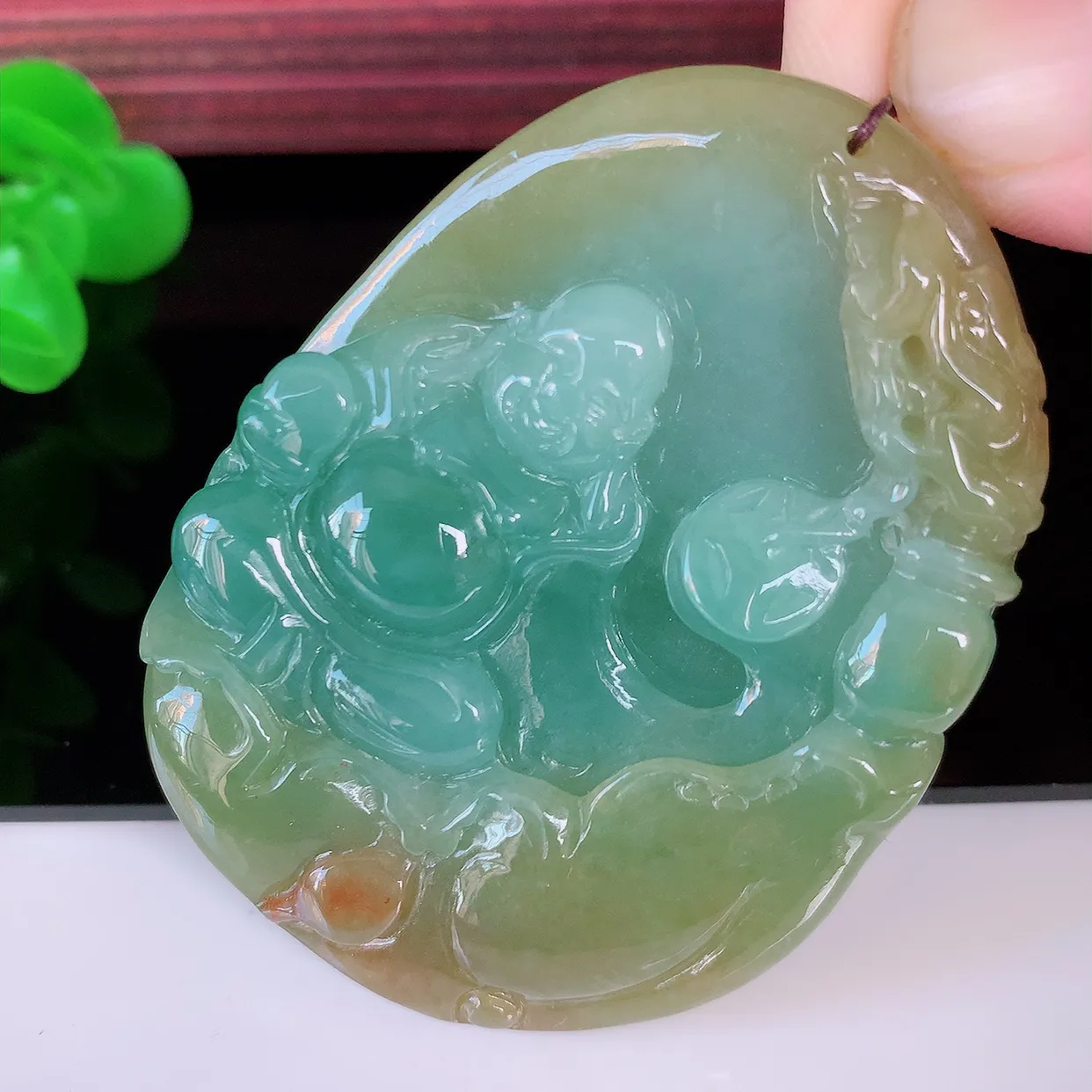 自然光实拍，冰胶黄翡双彩翡翠逍遥佛翡翠吊坠，代代有钱，水足丰盈，盈满欢喜，配戴送礼佳品！#60.9