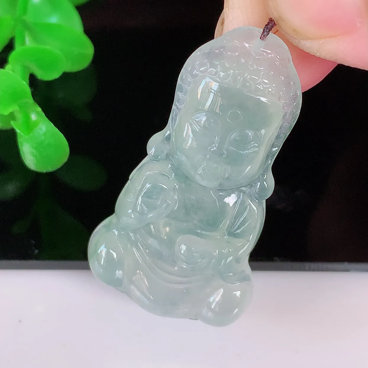 自然光实拍，老坑冰种翡翠保平安宝宝佛吊坠，玉质莹润，佩戴佳品，#03.9