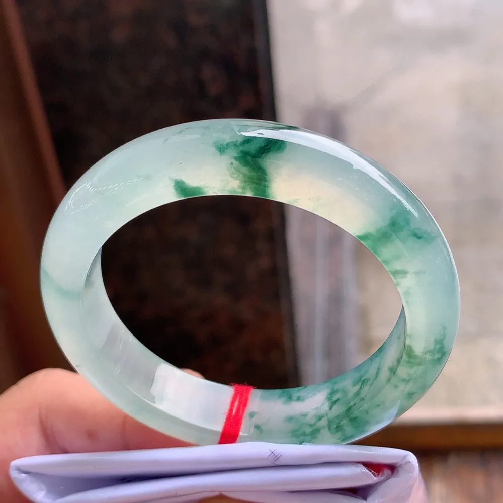 正圈冰玻飘花 无瑕 尺寸:53.2/12.2/8.4 花美 种水好🥰🥰