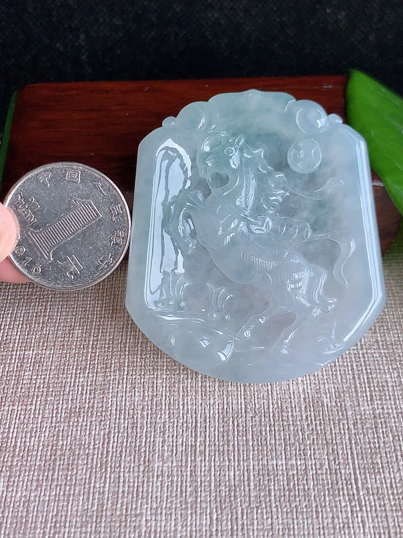 a货翡翠老坑冰种一刀切生肖马马上有钱吊坠 尺寸56.7×50.4×5.5mm 重量36.38g 0809
