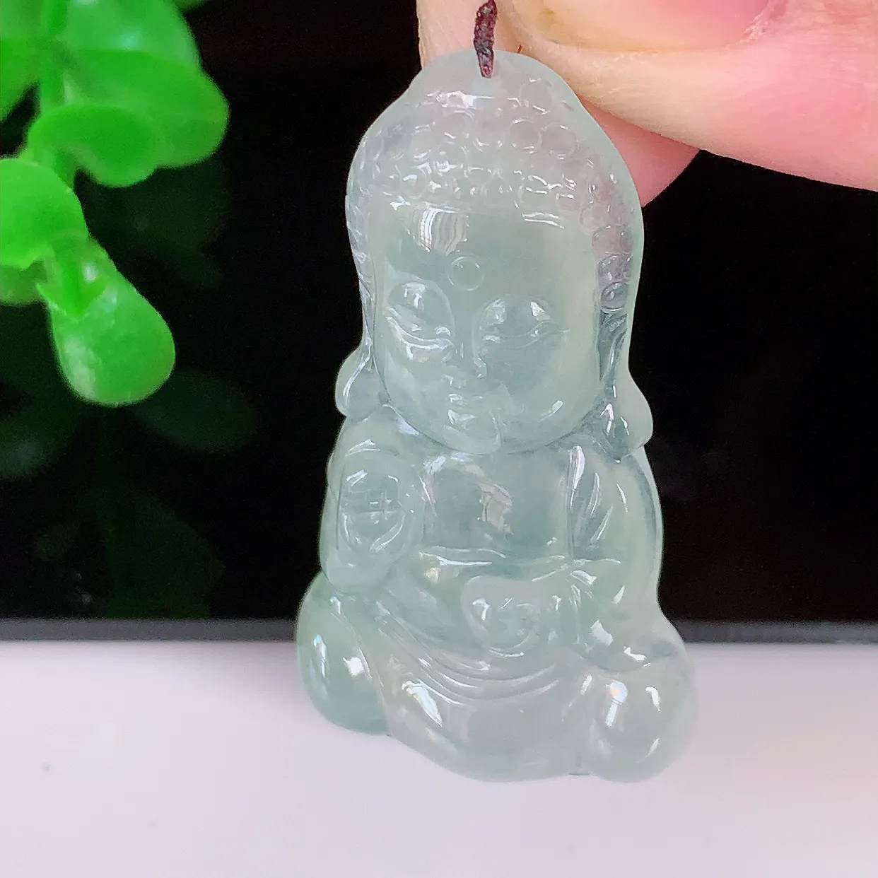自然光实拍，老坑冰种翡翠保平安宝宝佛吊坠，玉质莹润，佩戴佳品，#03.9