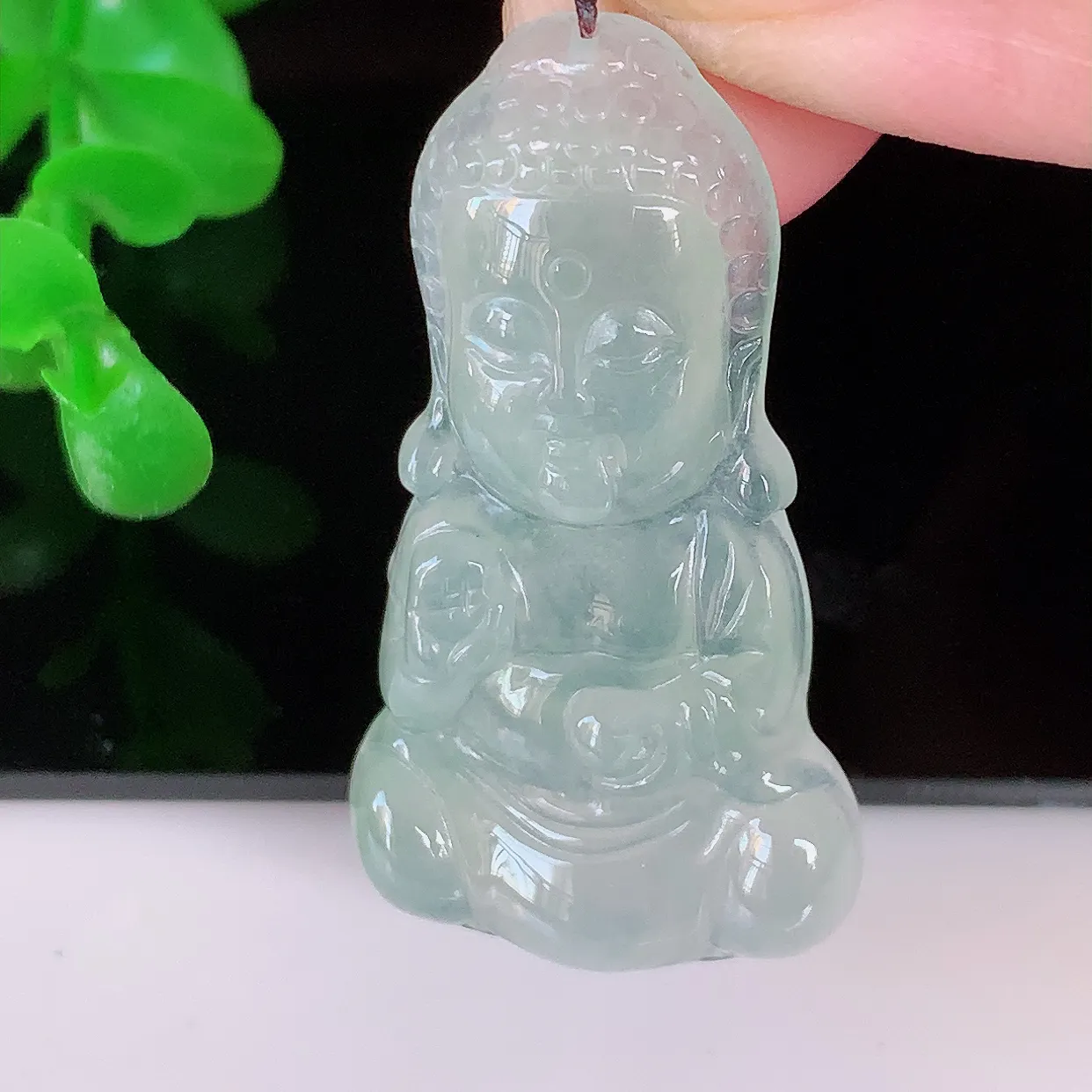自然光实拍，老坑冰种翡翠保平安宝宝佛吊坠，玉质莹润，佩戴佳品，#03.9