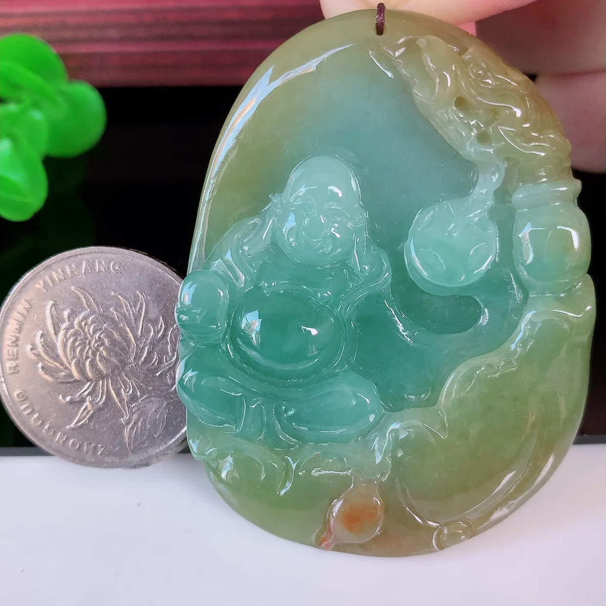 自然光实拍，冰胶黄翡双彩翡翠逍遥佛翡翠吊坠，代代有钱，水足丰盈，盈满欢喜，配戴送礼佳品！#60.9