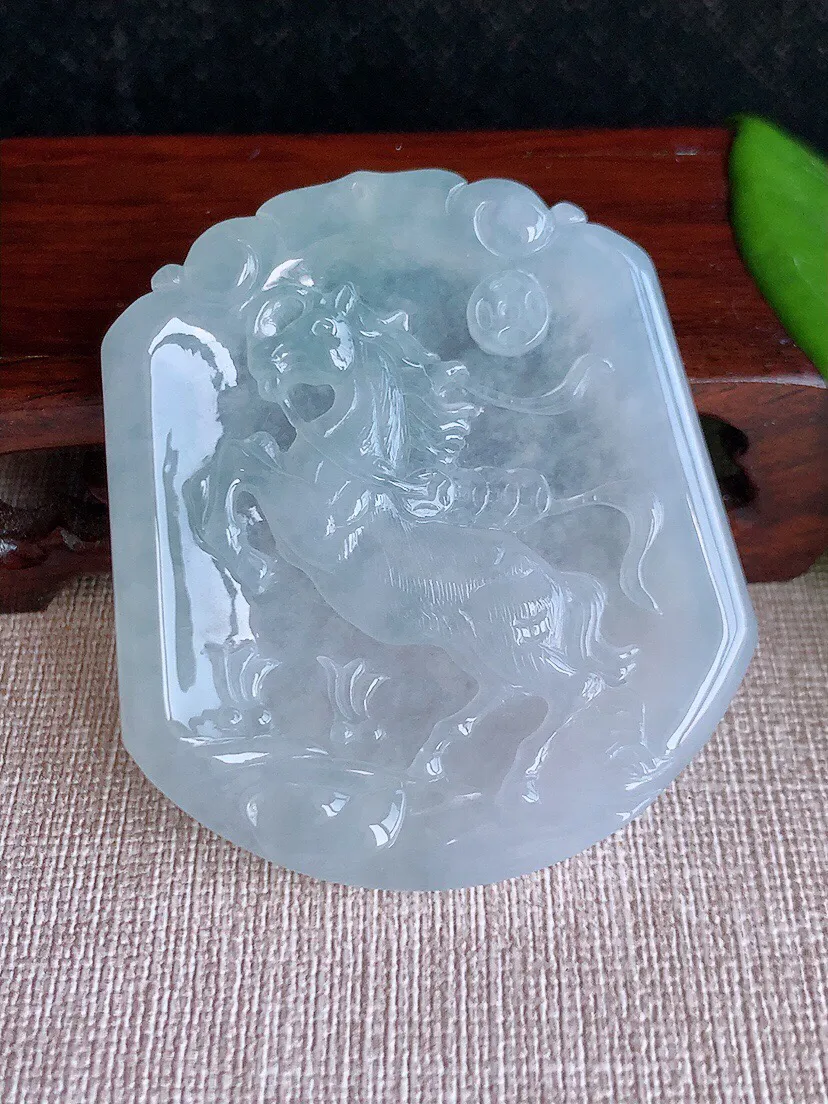 a货翡翠老坑冰种一刀切生肖马马上有钱吊坠 尺寸56.7×50.4×5.5mm 重量36.38g 0809