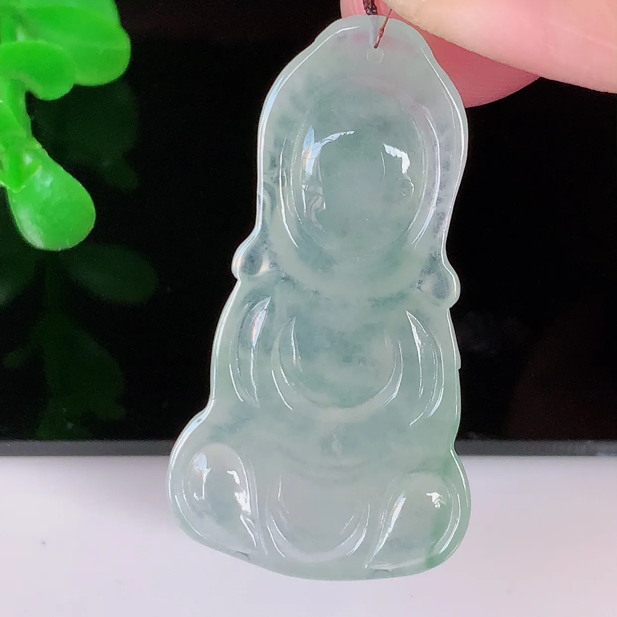 自然光实拍，老坑冰种翡翠保平安宝宝佛吊坠，玉质莹润，佩戴佳品，#03.9