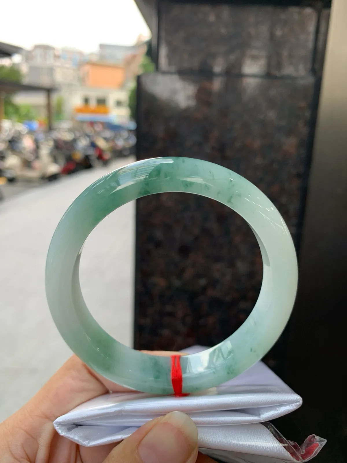 推荐【60.3圈飘花正圈】60.3-9-12.8，无纹裂底妆胶润细腻，笔墨丹青，如诗如画，镯子青