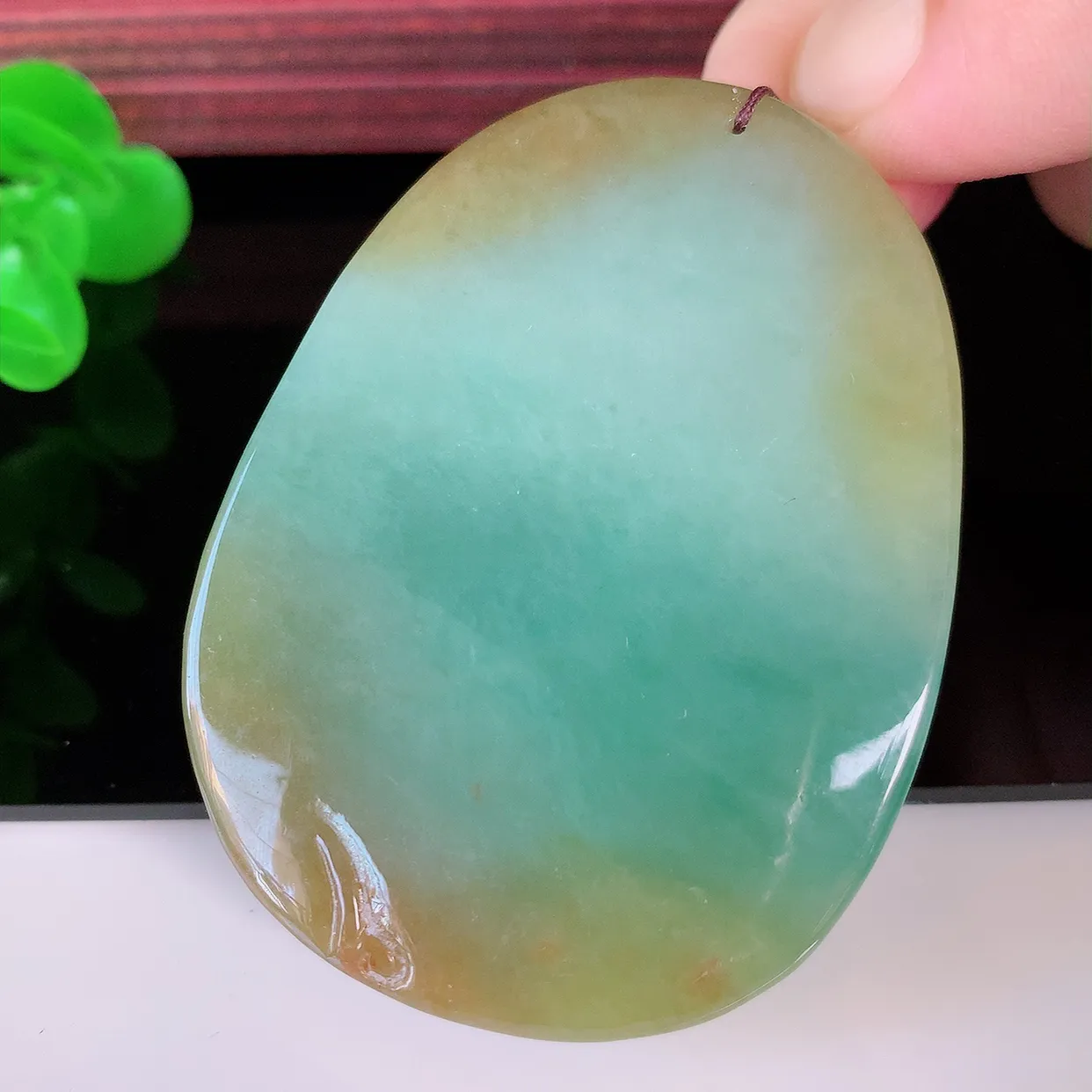 自然光实拍，冰胶黄翡双彩翡翠逍遥佛翡翠吊坠，代代有钱，水足丰盈，盈满欢喜，配戴送礼佳品！#60.9