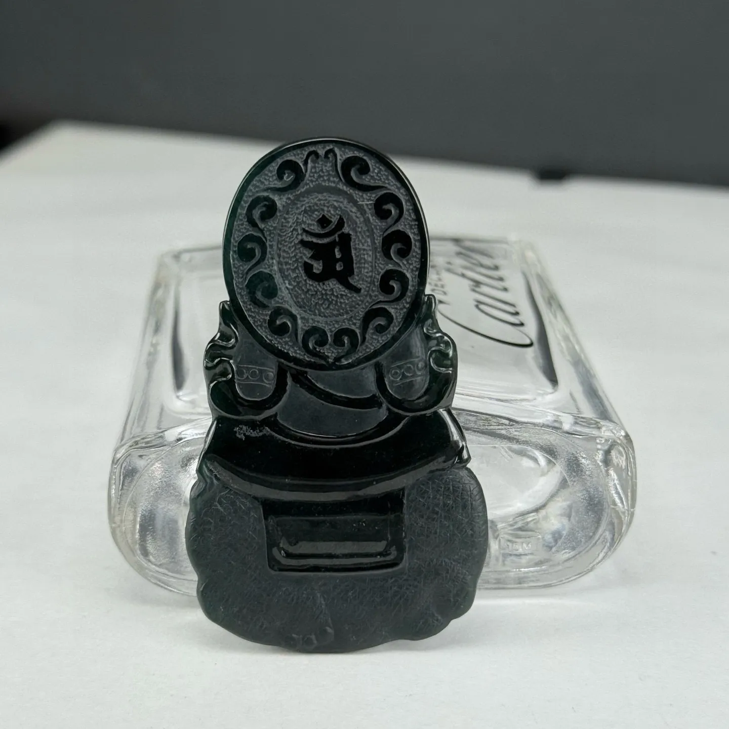 精品墨翠普贤菩萨 种好色正 黑度极好打灯通透 油性十足 尺寸57.2