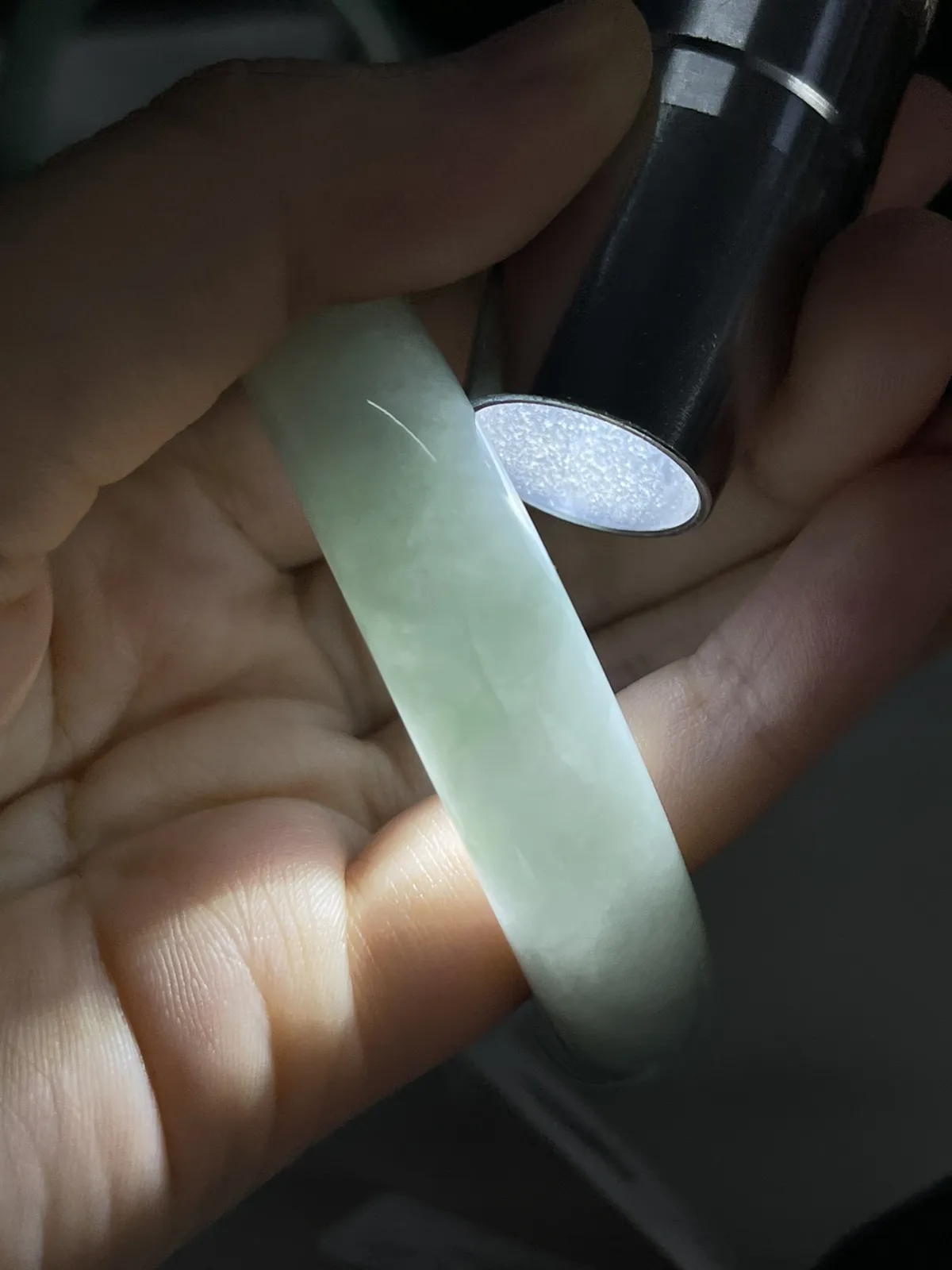 正圈53圈口，翡翠糯化种淡绿色手镯