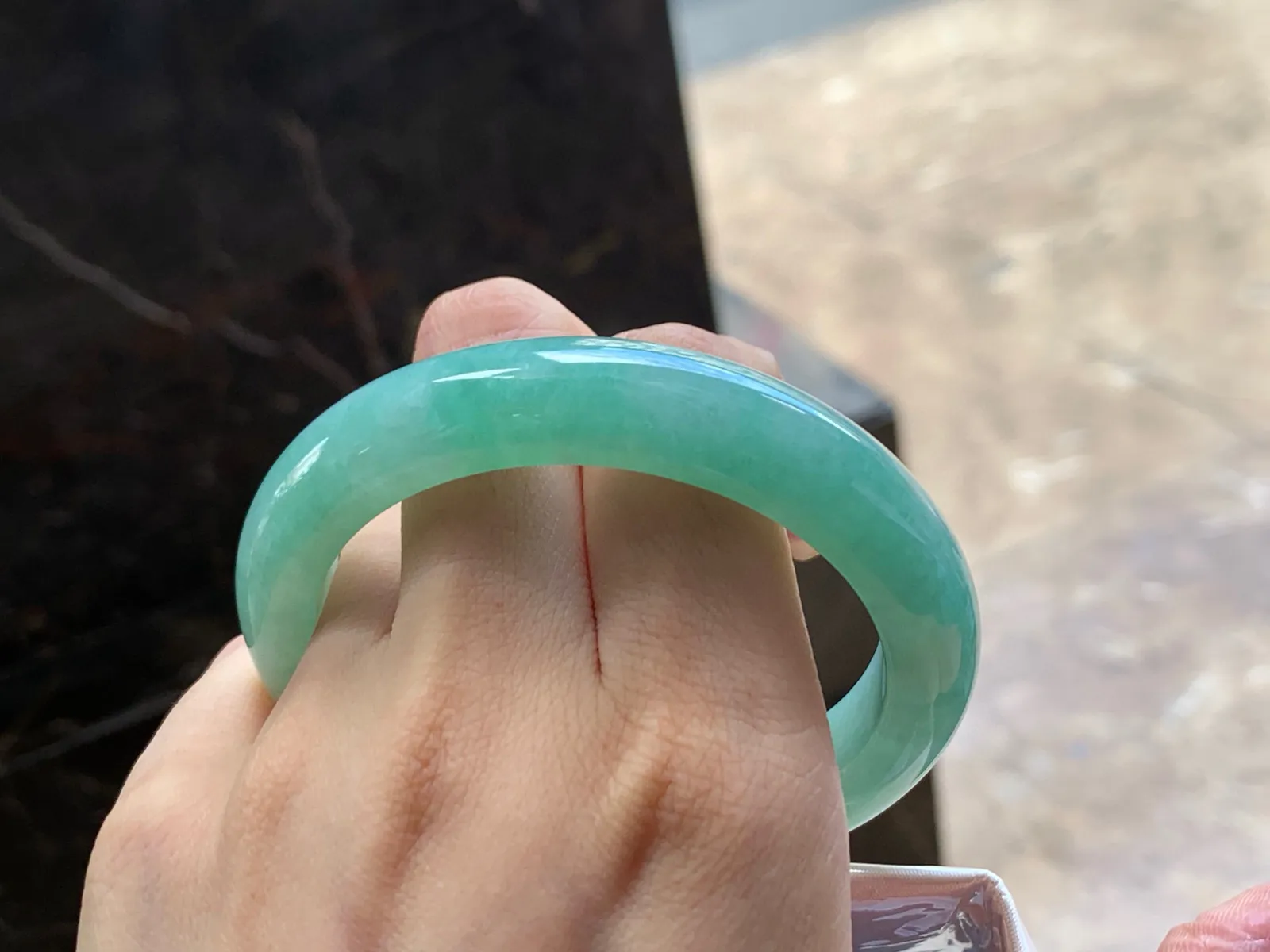 底色手镯
清爽57.6/12/9mm