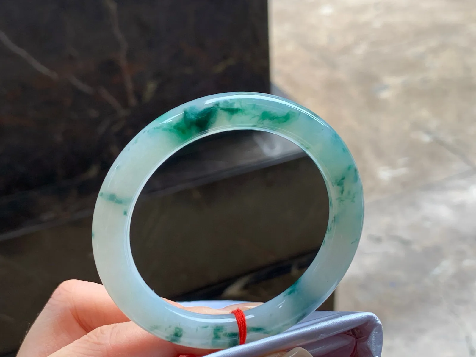 飘花手镯
水润清爽 53/9mm
