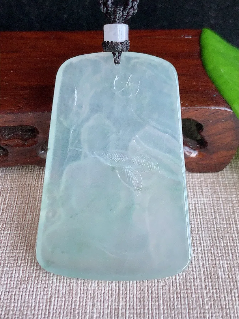 a货翡翠老坑冰种大日如来吊坠 尺寸56×37.2×5.4mm 重量28.88g 0810