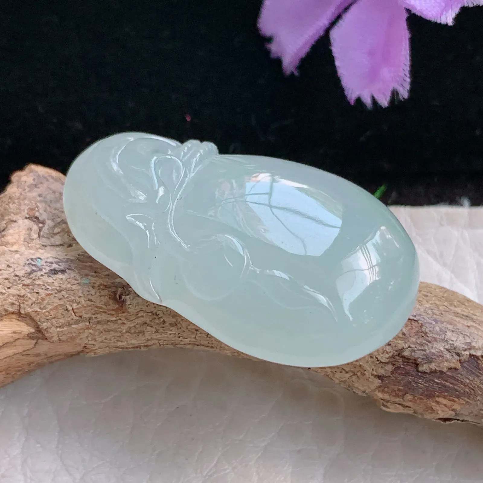 lz实拍31*19*8.2缅甸翡翠A货冰润晴美饱满钱袋 代代有钱玉吊坠 玉挂件