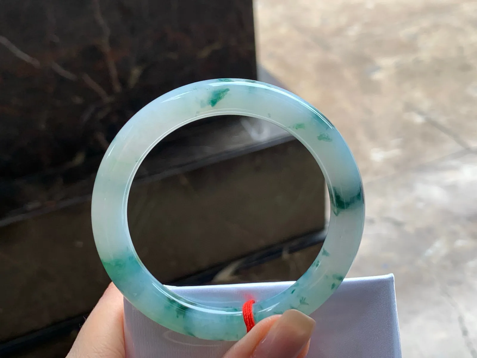 飘花手镯
水润清爽 53/9mm
