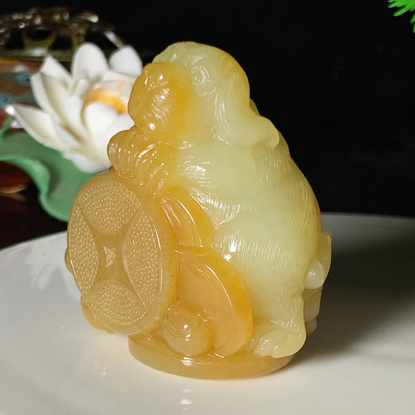 新疆且末糖旺财狗把件。尺寸57/54/34重144克 玉质细腻油润 底色纯净 脂粉好，品质好！lt2