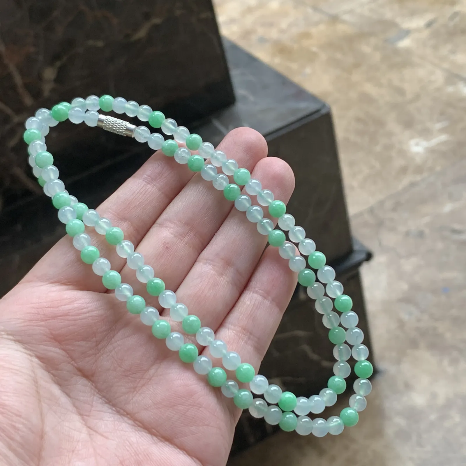 拼色翡翠珠链