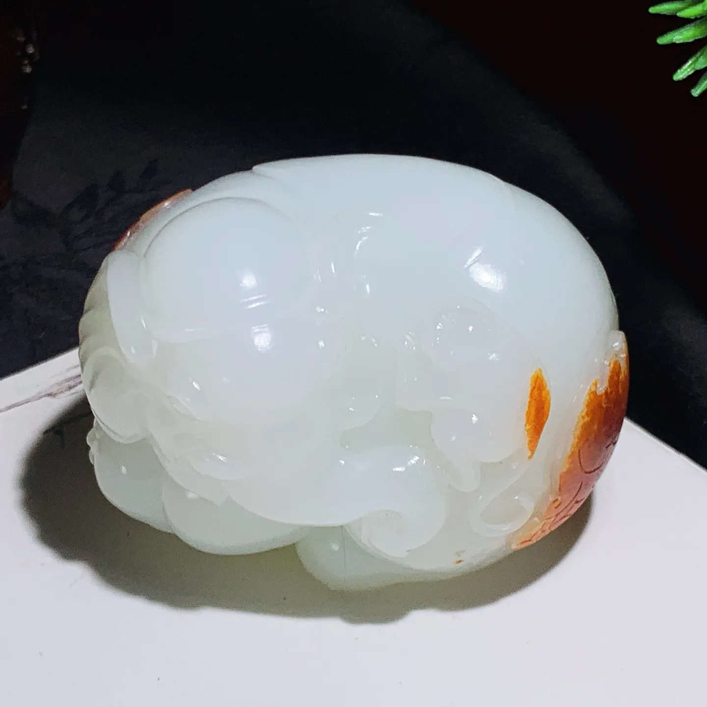 新疆和田玉羊脂白玉籽料封侯拜相把件。尺寸63/51/43重245克 玉质细腻油润 底色纯净 脂粉好，品质好！lt250809