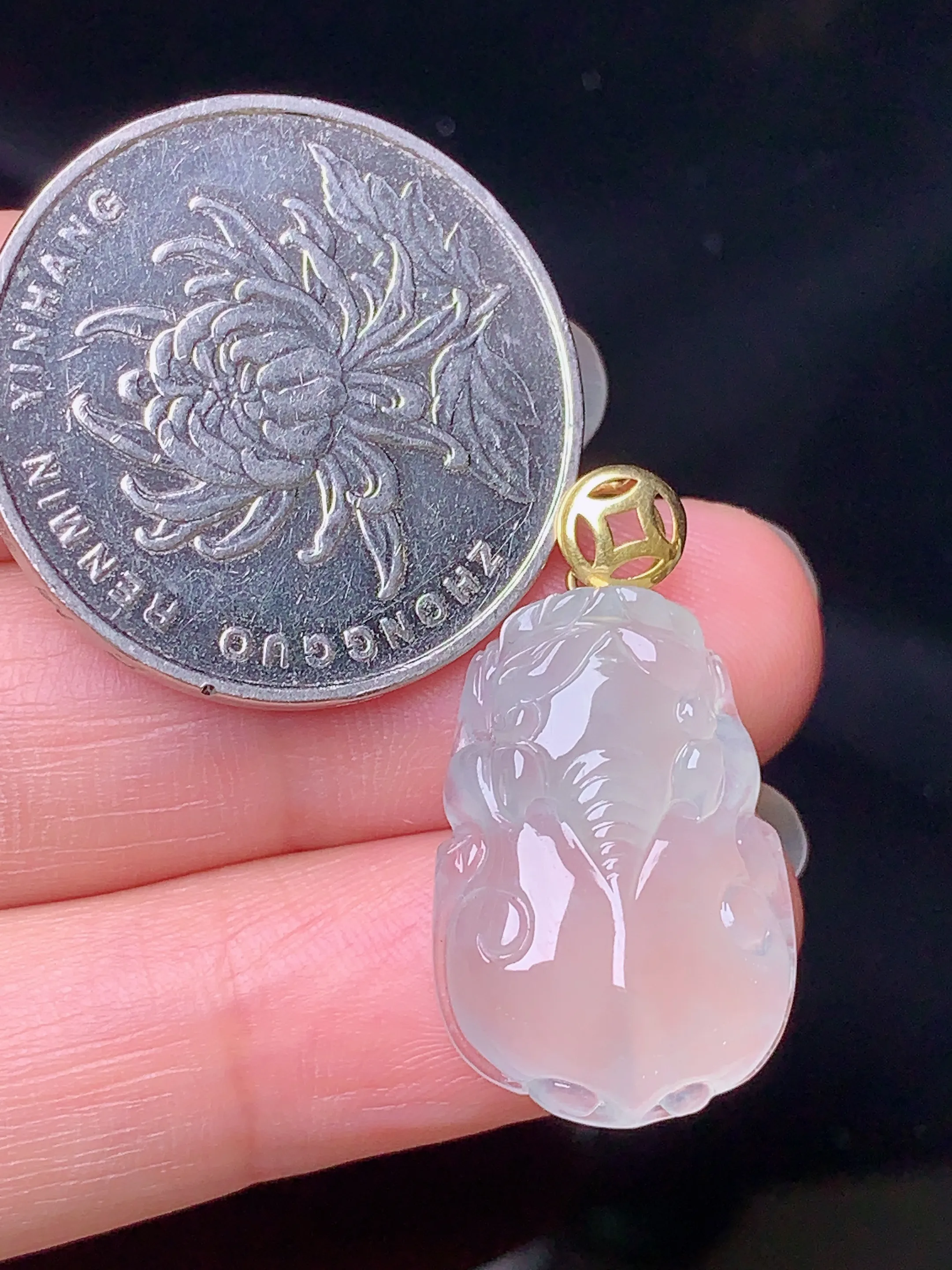 18k金镶嵌冰种貔貅吊坠 玉质细腻 色泽清新艳丽 整体尺寸27*14.5*5.3