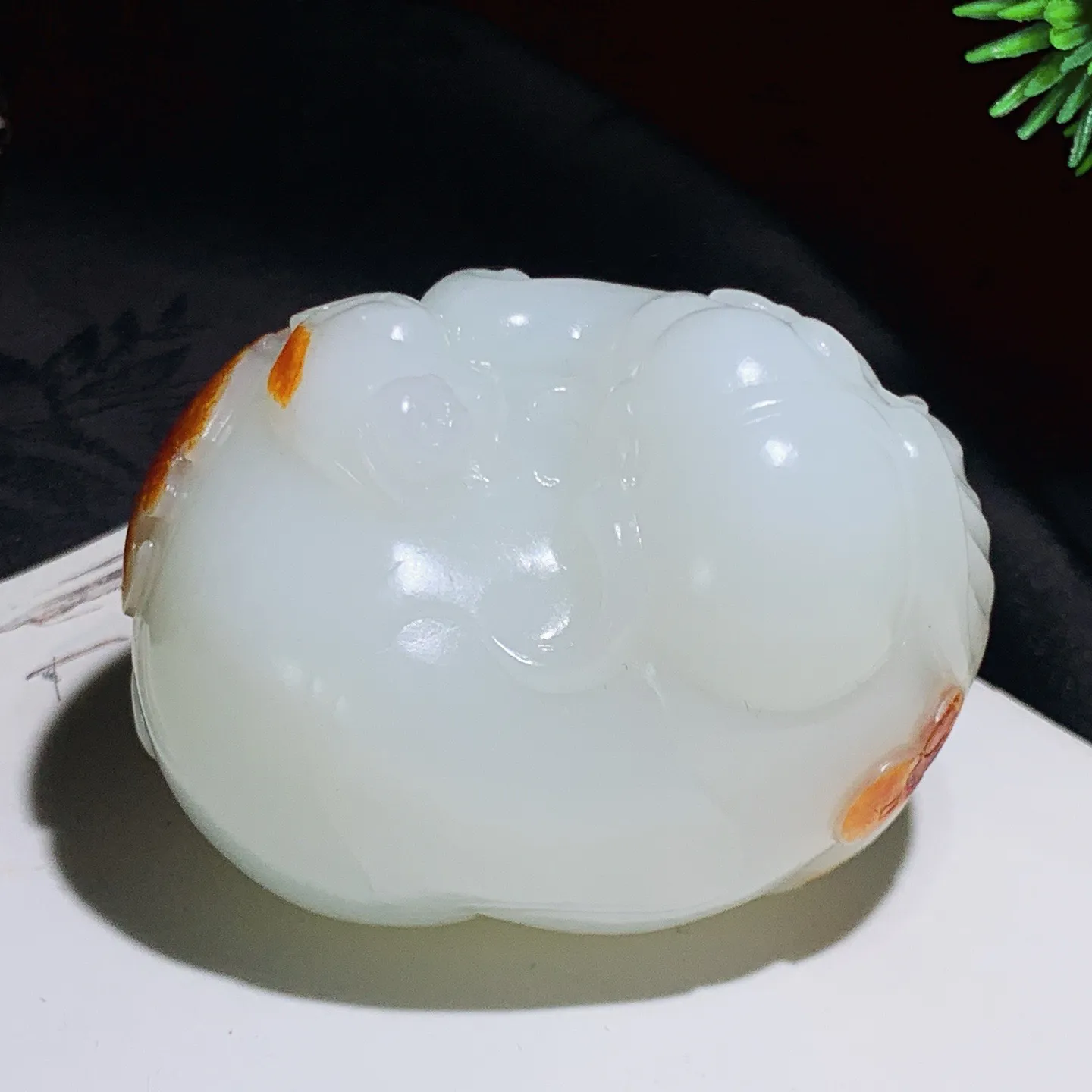 新疆和田玉羊脂白玉籽料封侯拜相把件。尺寸63/51/43重245克 玉质细腻油润 底色纯净 脂粉好，品质好！lt250809
