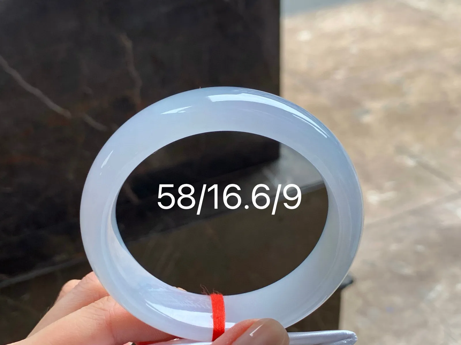 冰种粉春宽版手镯
种好58/16.6/9mm