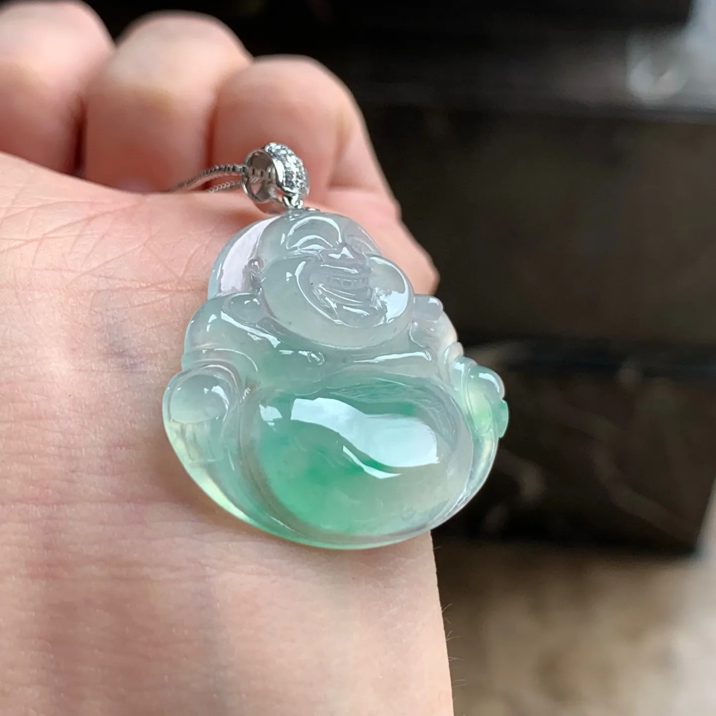 冰种带色坐佛
种好水足 清爽 金扣