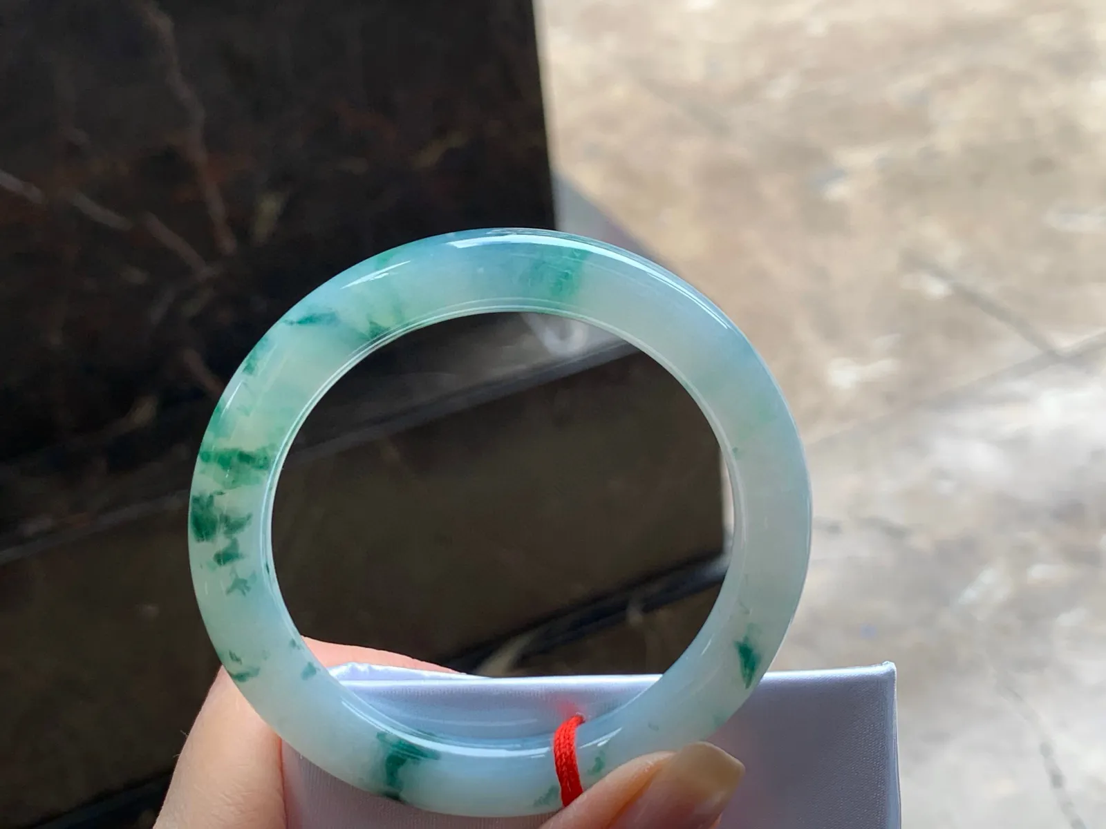 飘花手镯
水润清爽 53/9mm