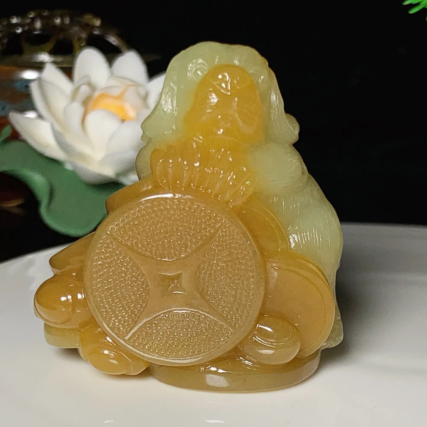 新疆且末糖旺财狗把件。尺寸57/54/34重144克 玉质细腻油润 底色纯净 脂粉好，品质好！lt2