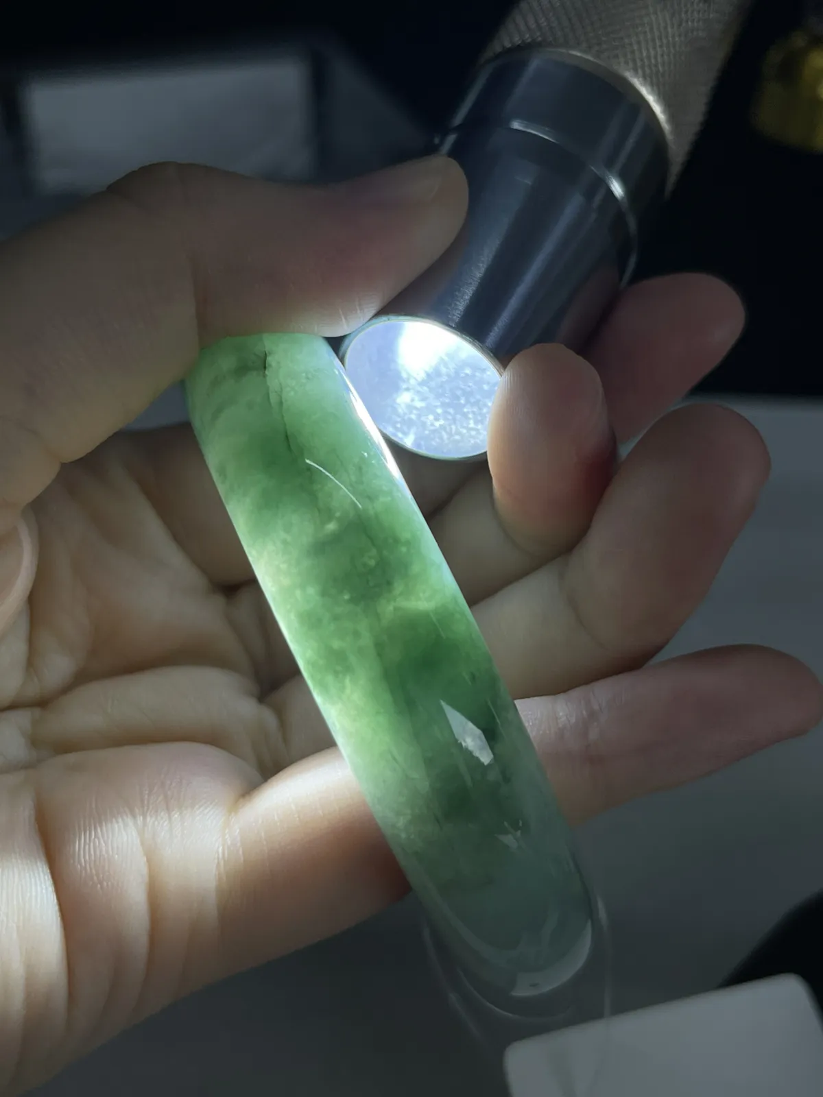 正圈54圈口，翡翠糯化种飘绿手镯