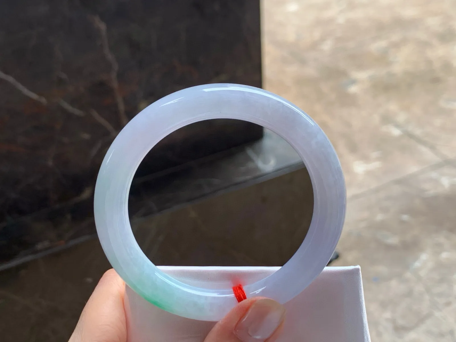 春彩圆条手镯
干净清爽 56.6/10mm