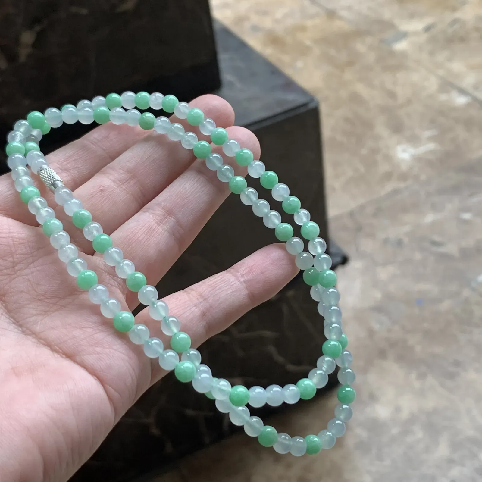 拼色翡翠珠链