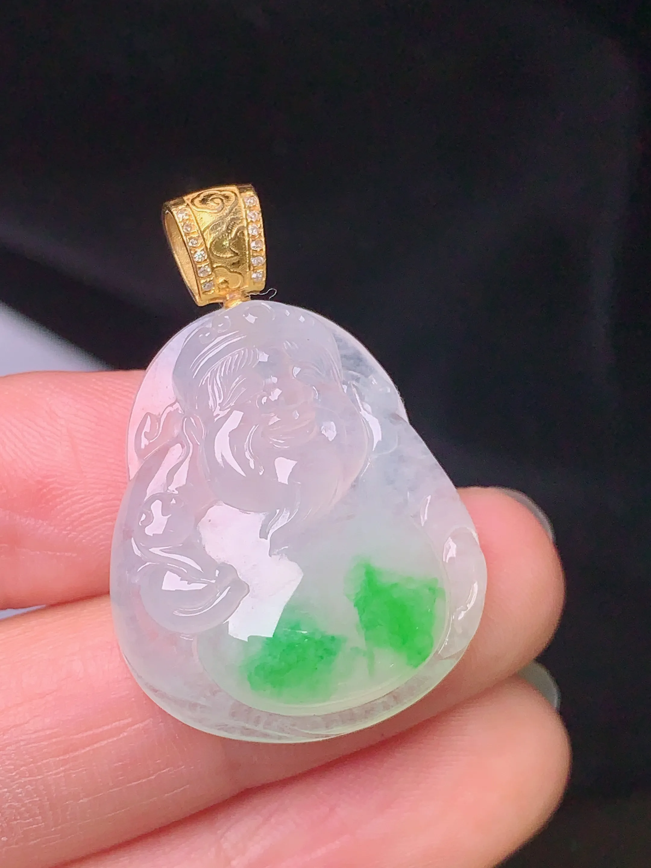 18k金钻镶嵌飘绿财神吊坠 玉质细腻 色泽清新艳丽 整体尺寸34*22.5*6.2