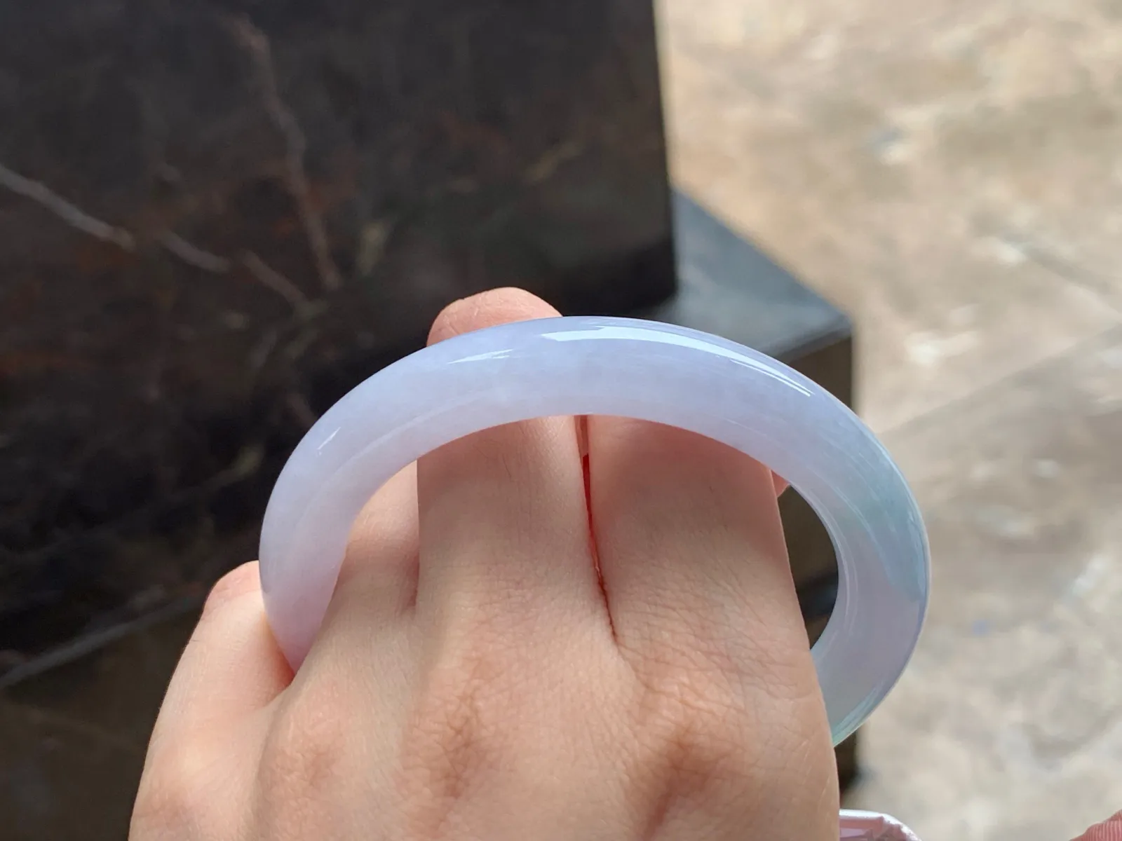 春彩圆条手镯
干净清爽 56.6/10mm