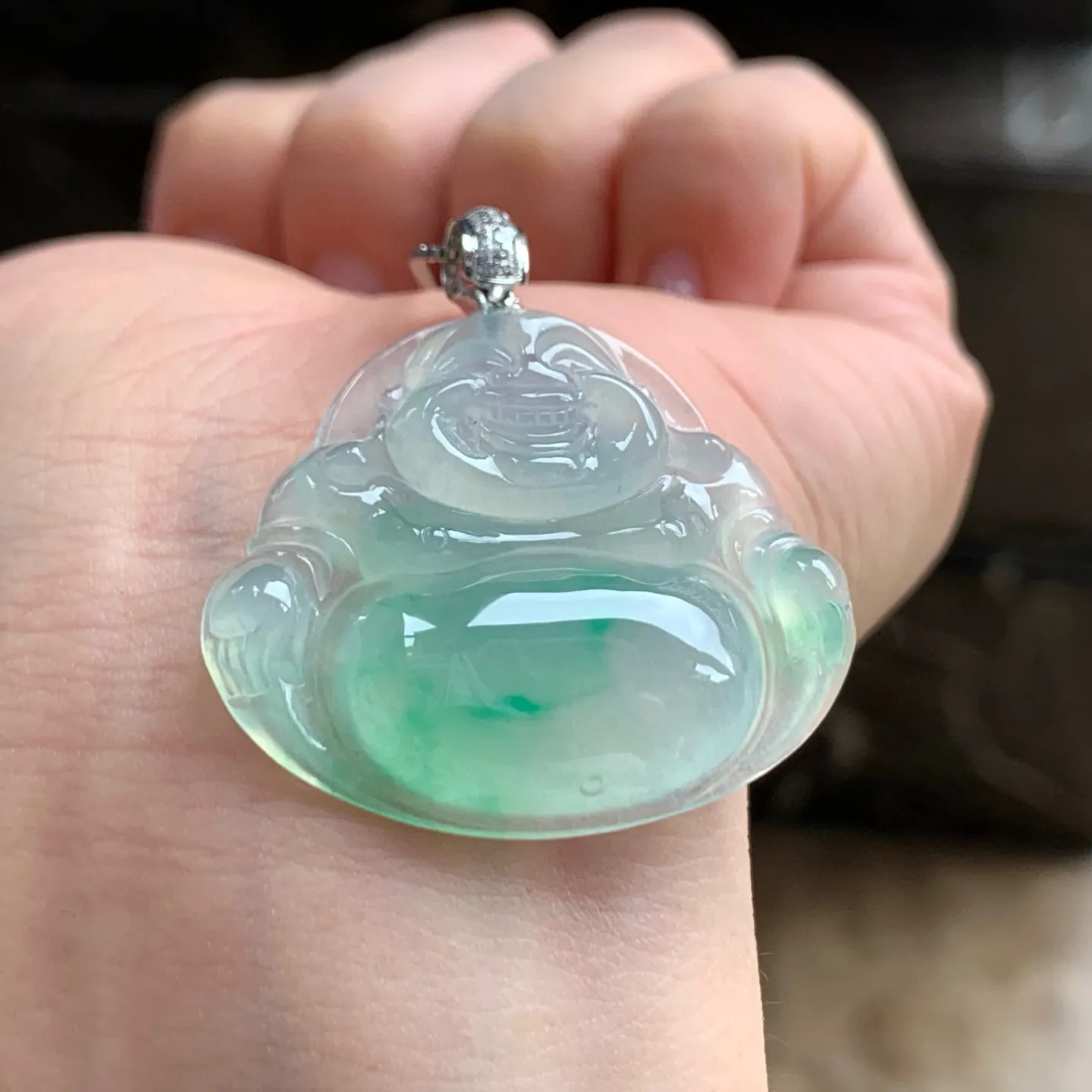 冰种带色坐佛
种好水足 清爽 金扣