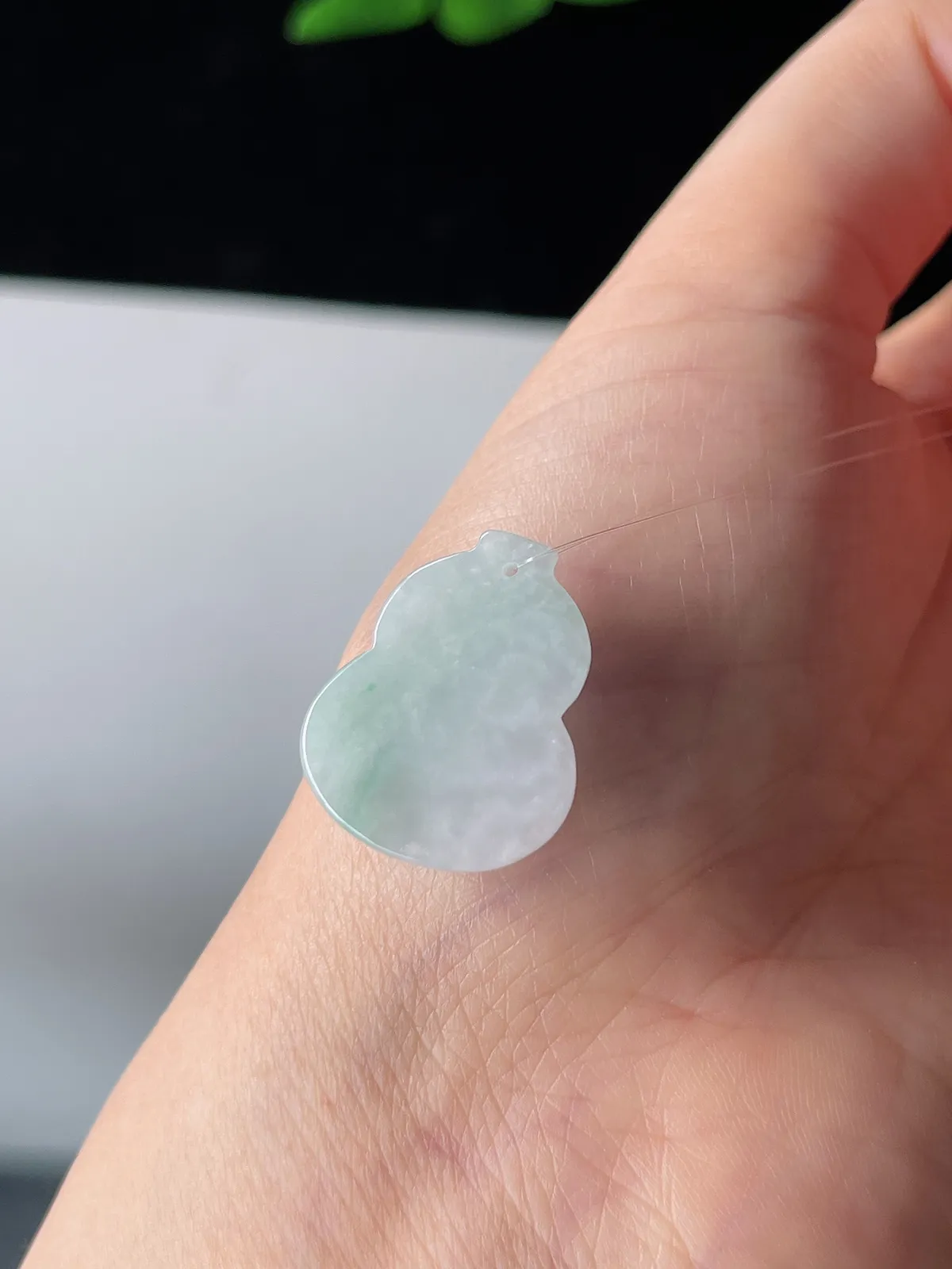 翡翠糯化种淡绿色葫芦
