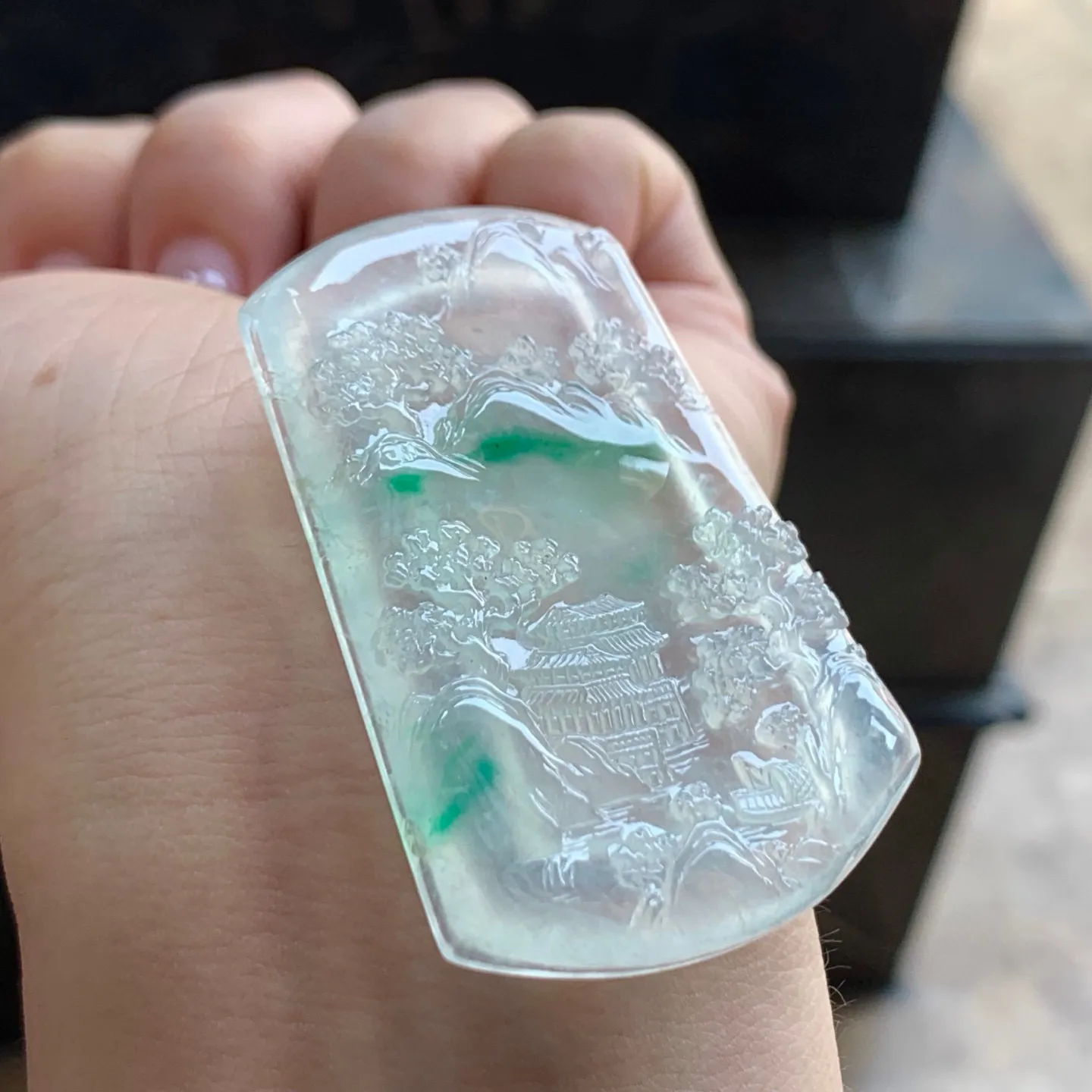 冰种飘色山水牌
种老