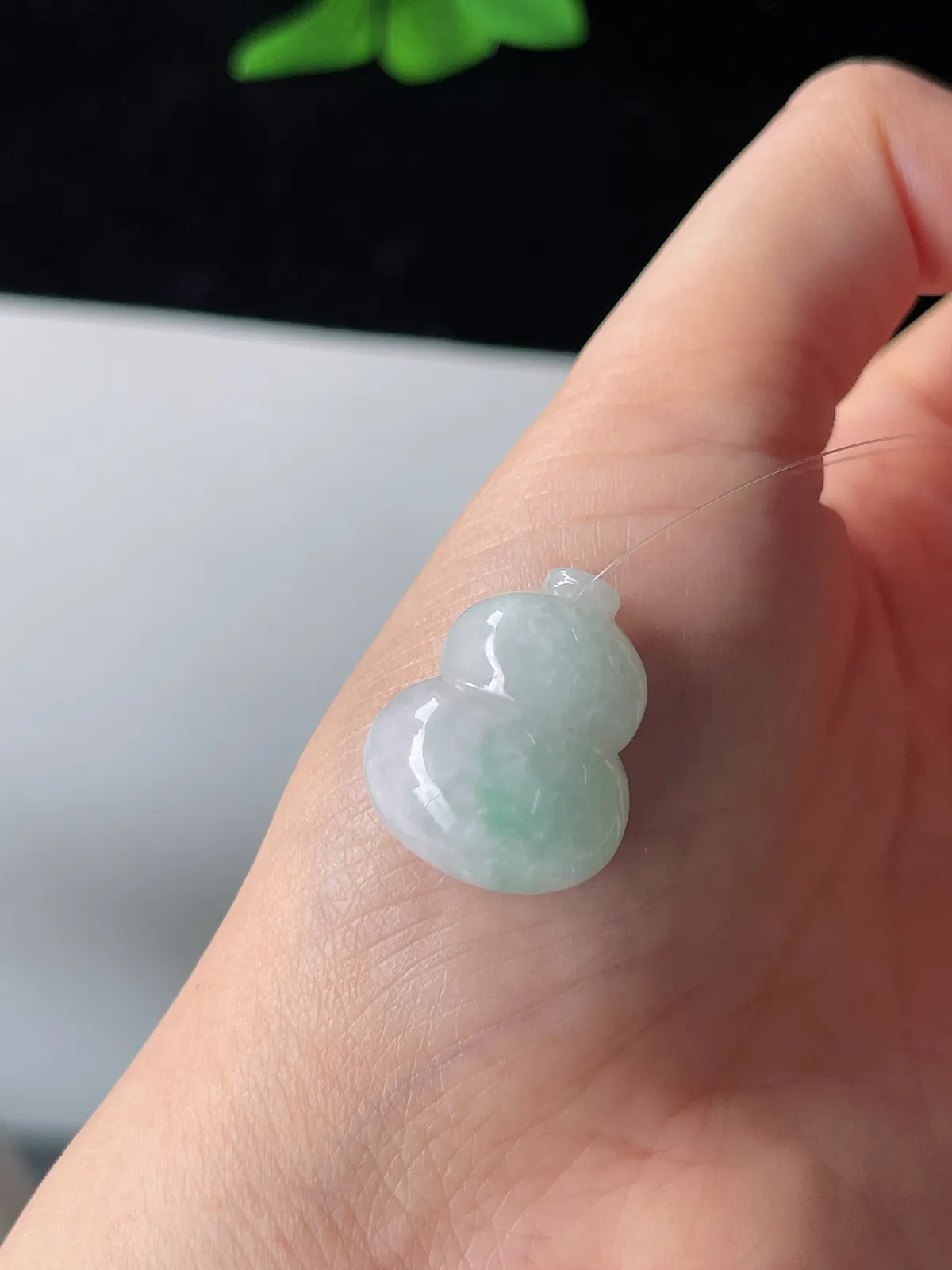 翡翠糯化种淡绿色葫芦