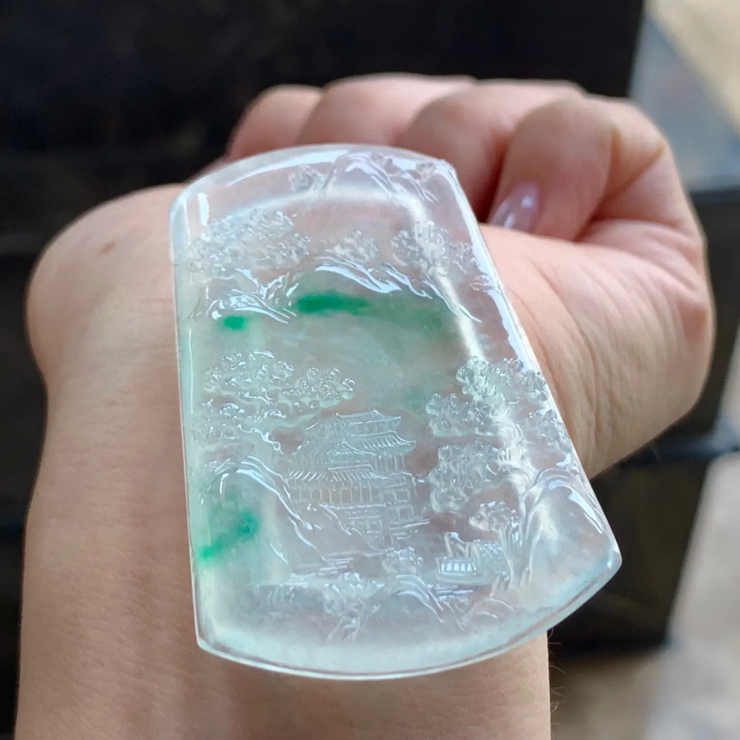 冰种飘色山水牌
种老