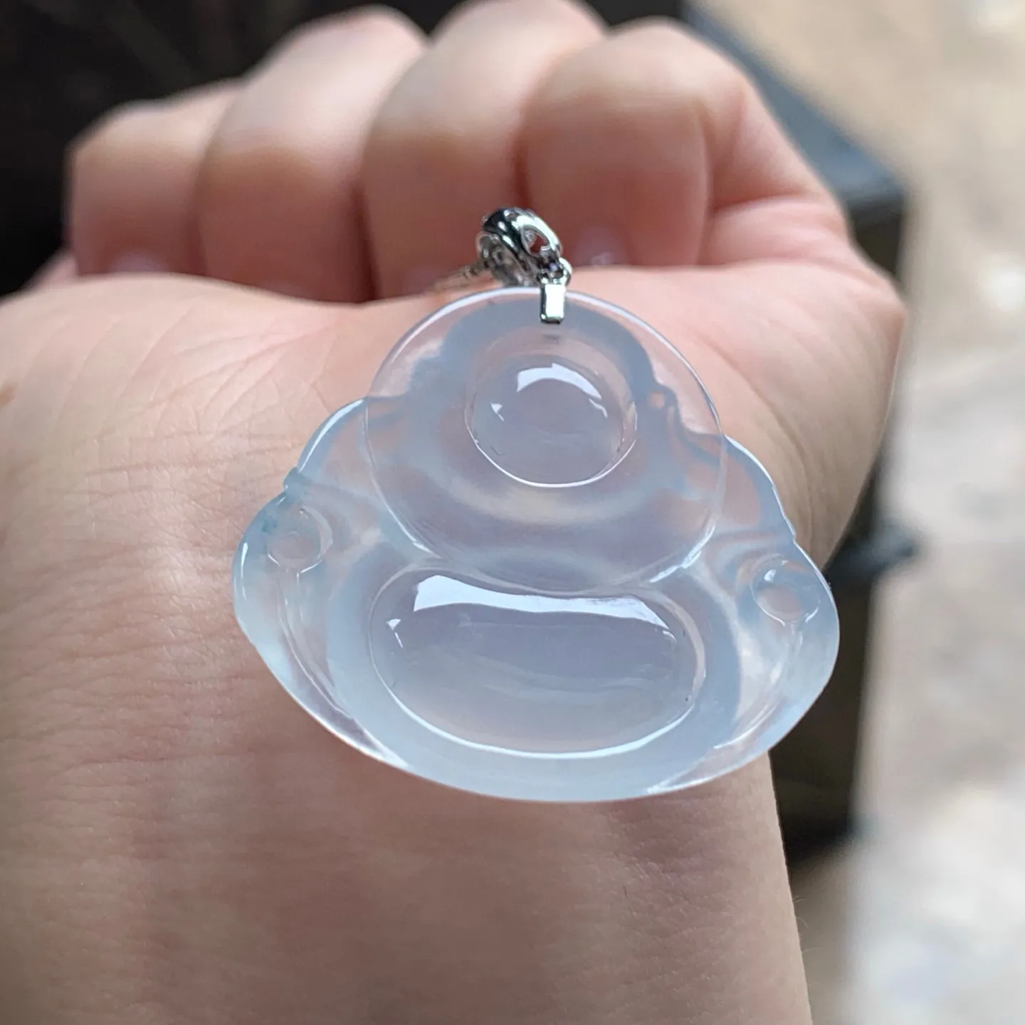 冰种坐佛
种老水足 清爽 金扣