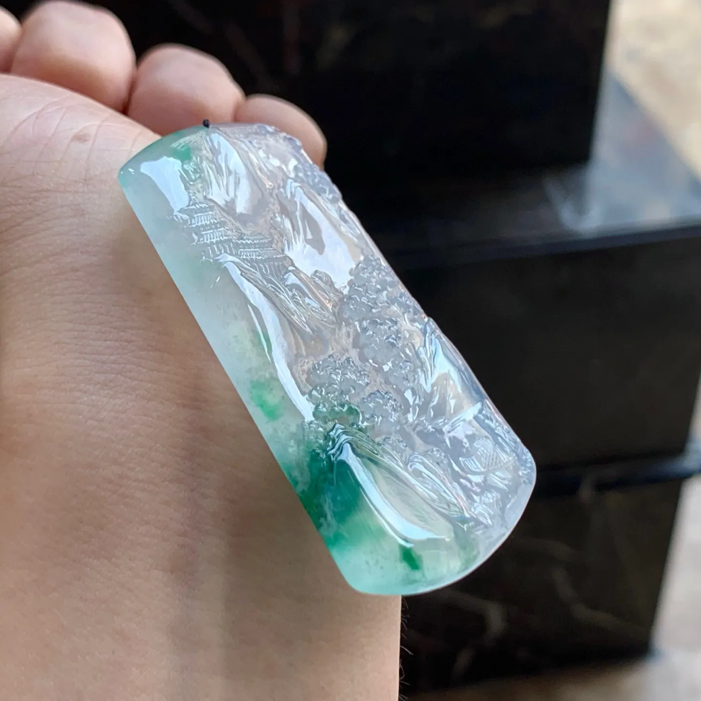 冰种飘花山水牌
种好水足 花色漂亮