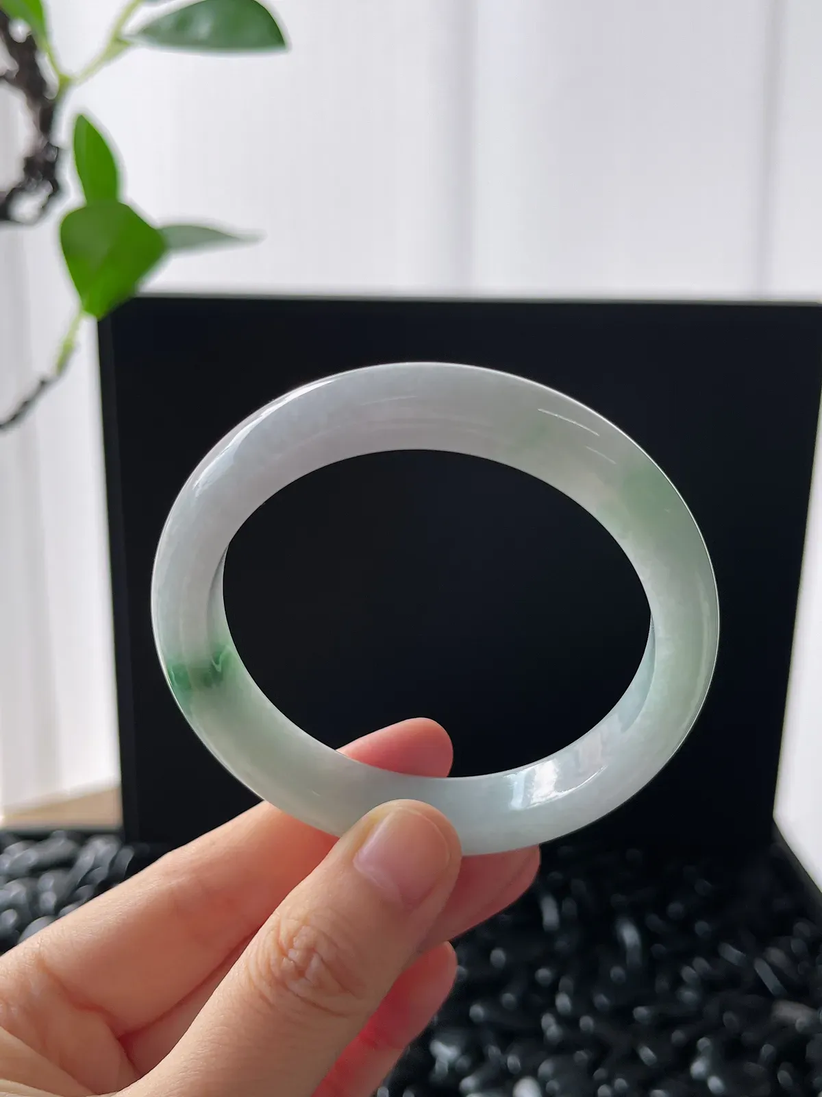 圈口55，翡翠糯化种飘绿正圈手镯