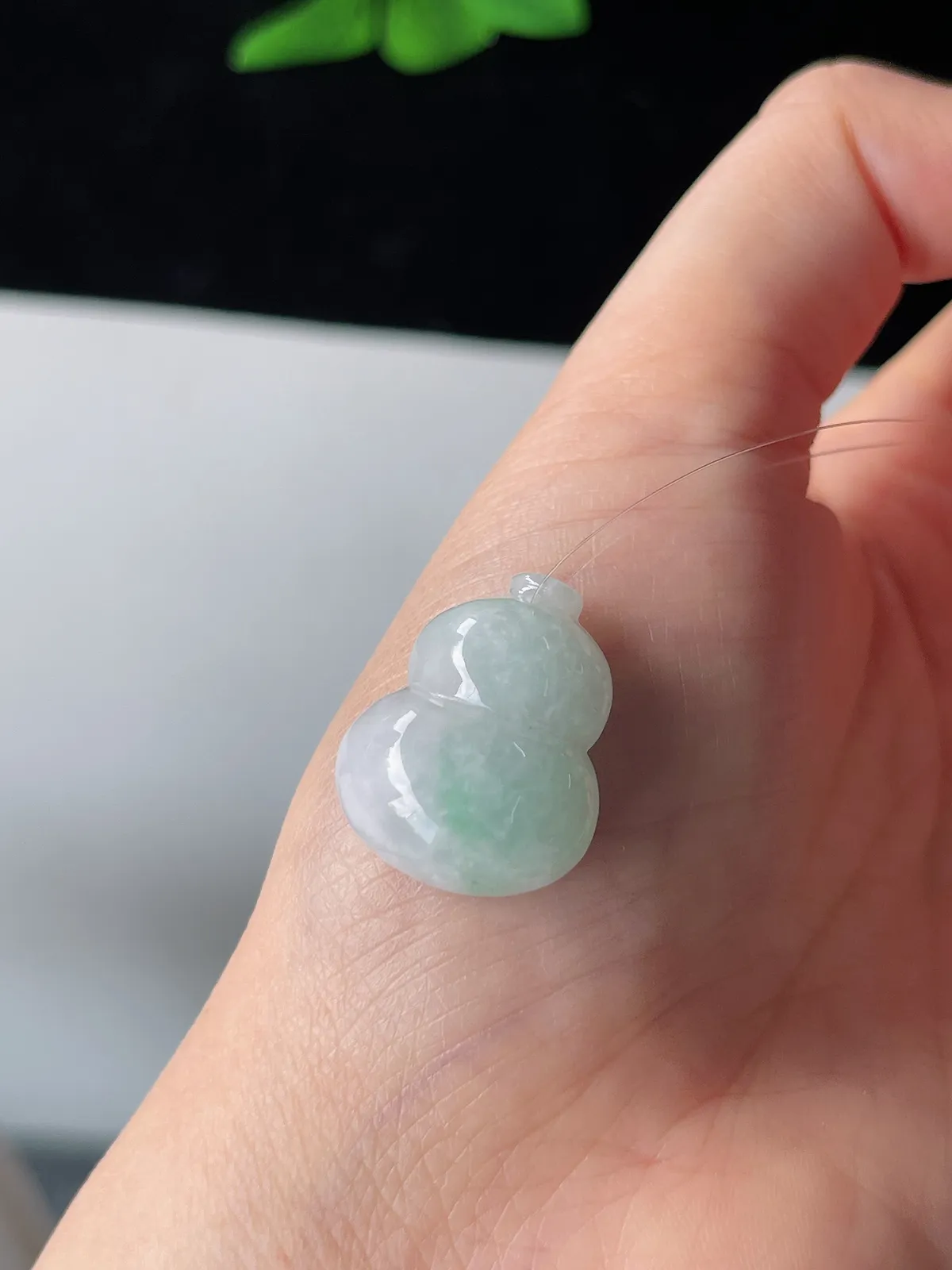 翡翠糯化种淡绿色葫芦