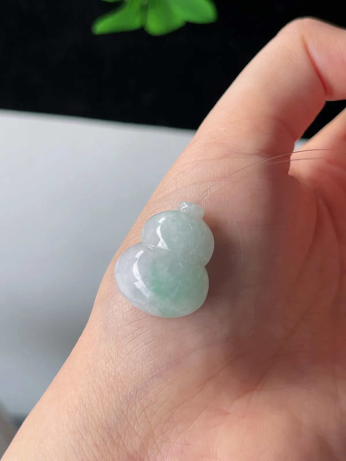 翡翠糯化种淡绿色葫芦