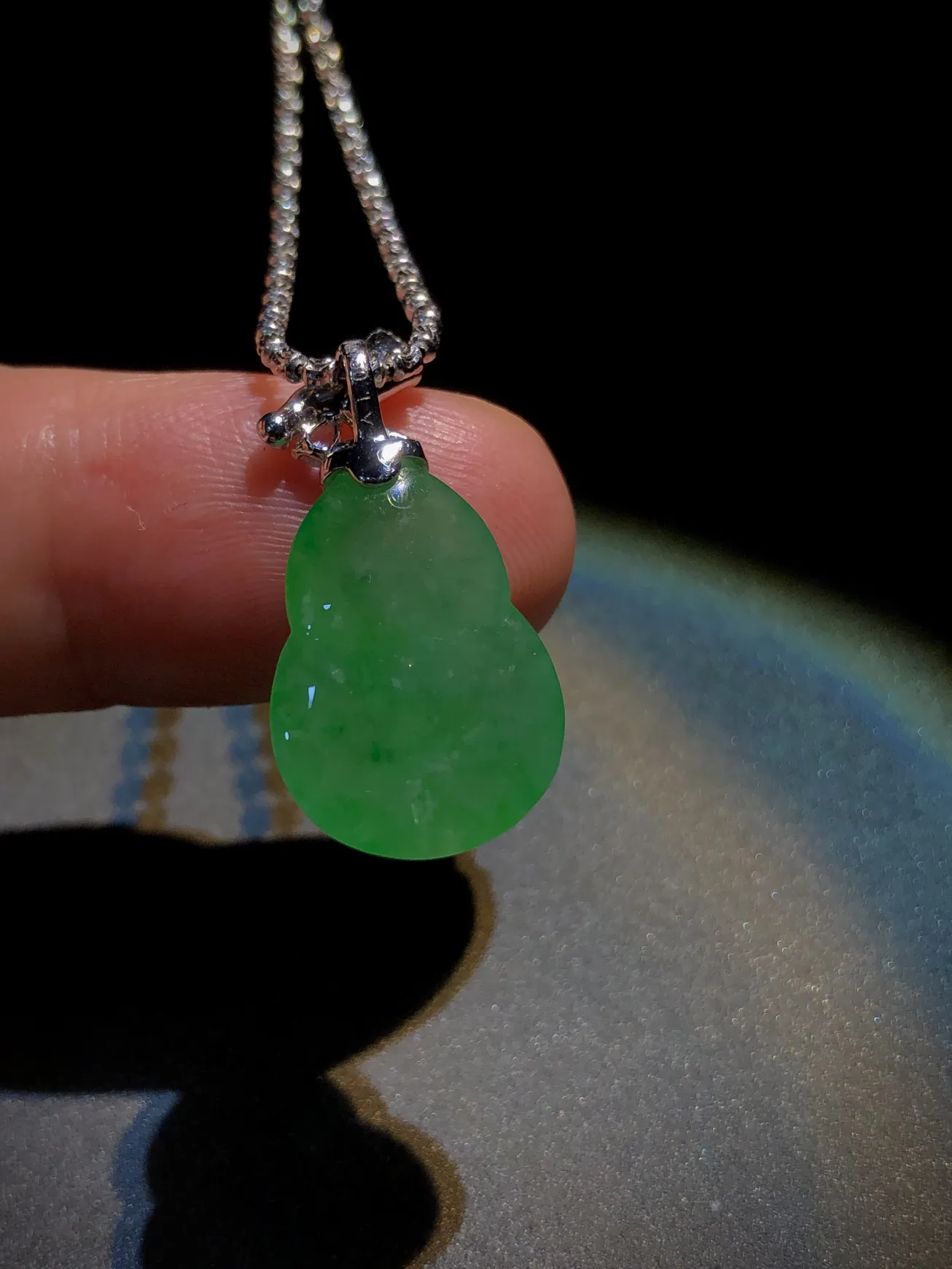 【福禄·葫芦】，裸石19-13.2-6mm，
18K金，南非钻，不配图链