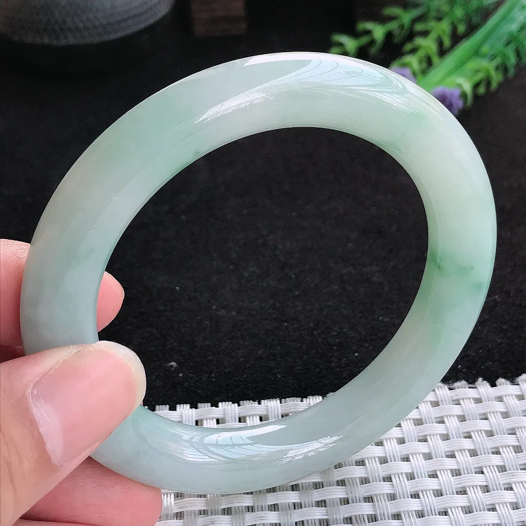 自然光57/10.9/11老坑精美温润飘花胖圆条手镯翡翠玉镯女款百搭
