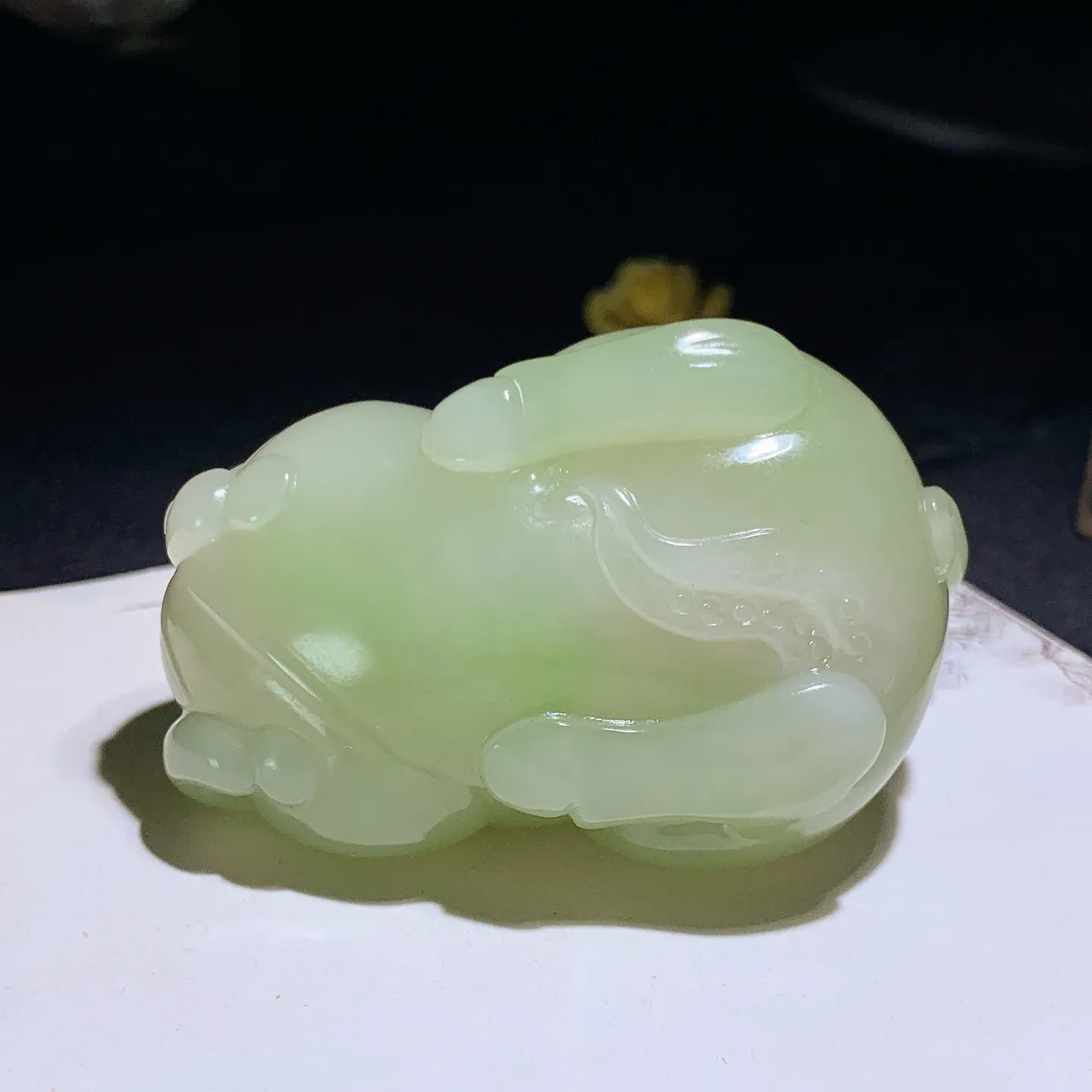 和田玉青海翠翠青马到成功唐马把件。尺寸57/37/38重113克。玉质细腻油润。手推出油。品相大气。 lt250813